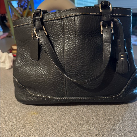 Black Shoulder Bag with Textured Leather and Silver Hardware - Picture 4 of 4